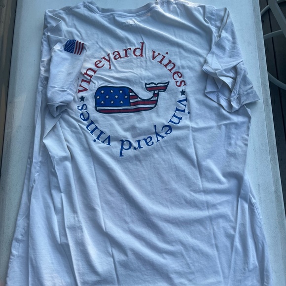 white shirt sleeve vineyard vines fourth of july tee - Picture 3 of 3